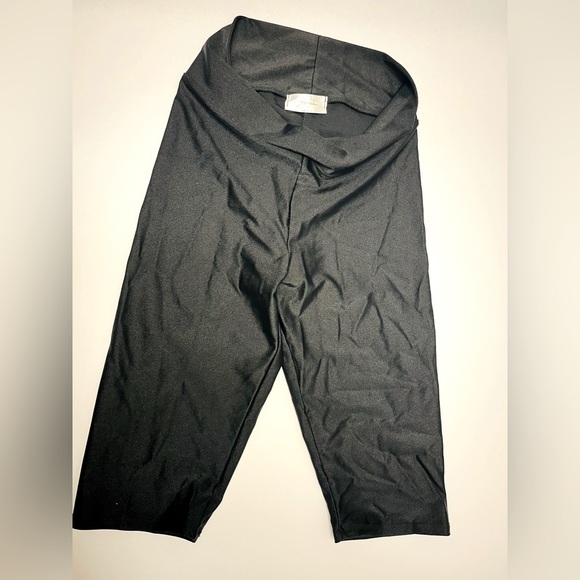 NWOT ⚜️🖤⚜️ Laina Rauma black biker shorts - Picture 5 of 12